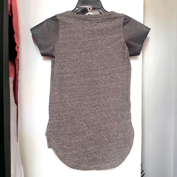 Beyond Black And White Faux Leather Short Sleeve Cashmere Top Size Extra Small - Picture 2 of 5